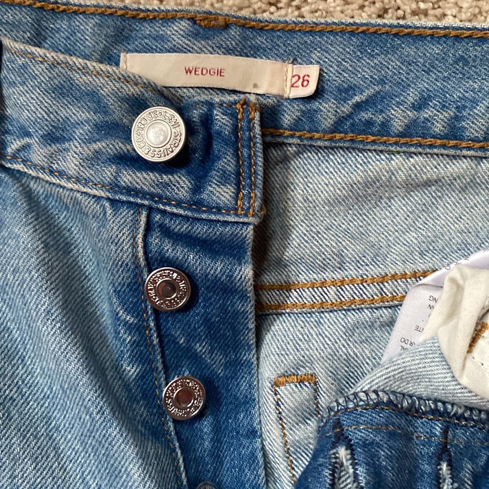 Levi’s Wedgie. Distressed